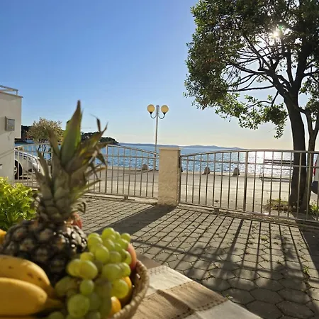 Seaside Apartment Petrcane