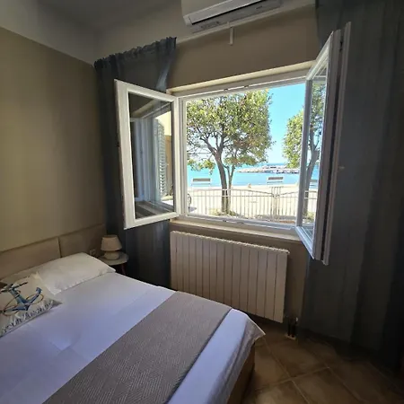 Seaside Petrcane