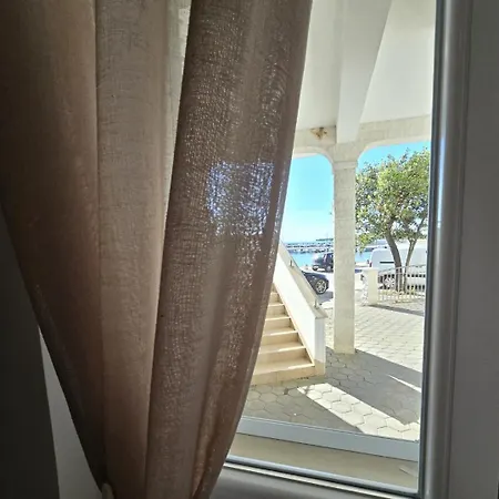 Seaside Apartment Petrcane