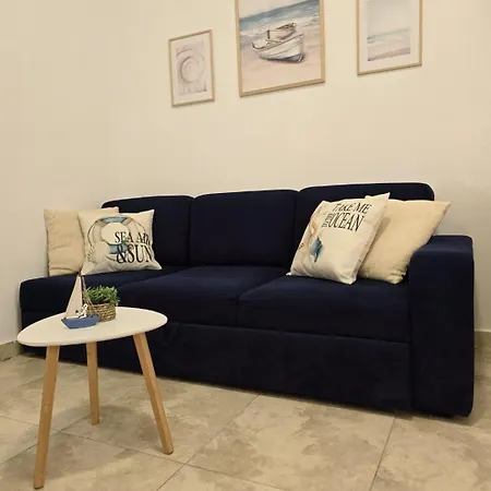 Seaside Apartment *